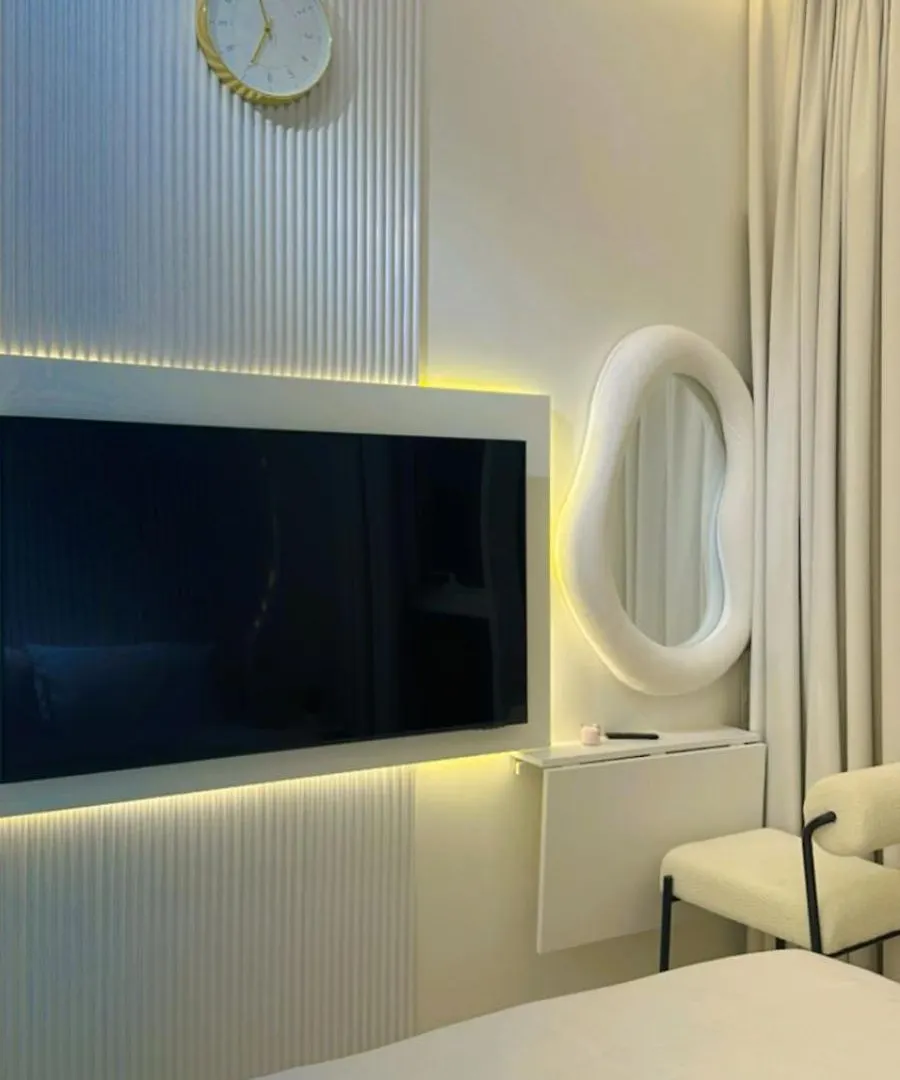 Designer 1Br I Golf View I Comfortably Sleeps 4 Dubai Apartment