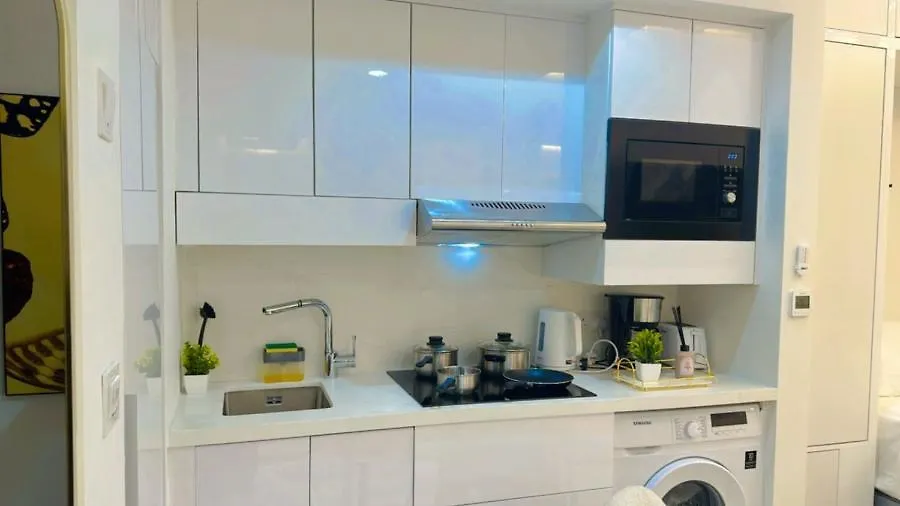 Designer 1Br I Golf View I Comfortably Sleeps 4 Dubai 0*,  United Arab Emirates