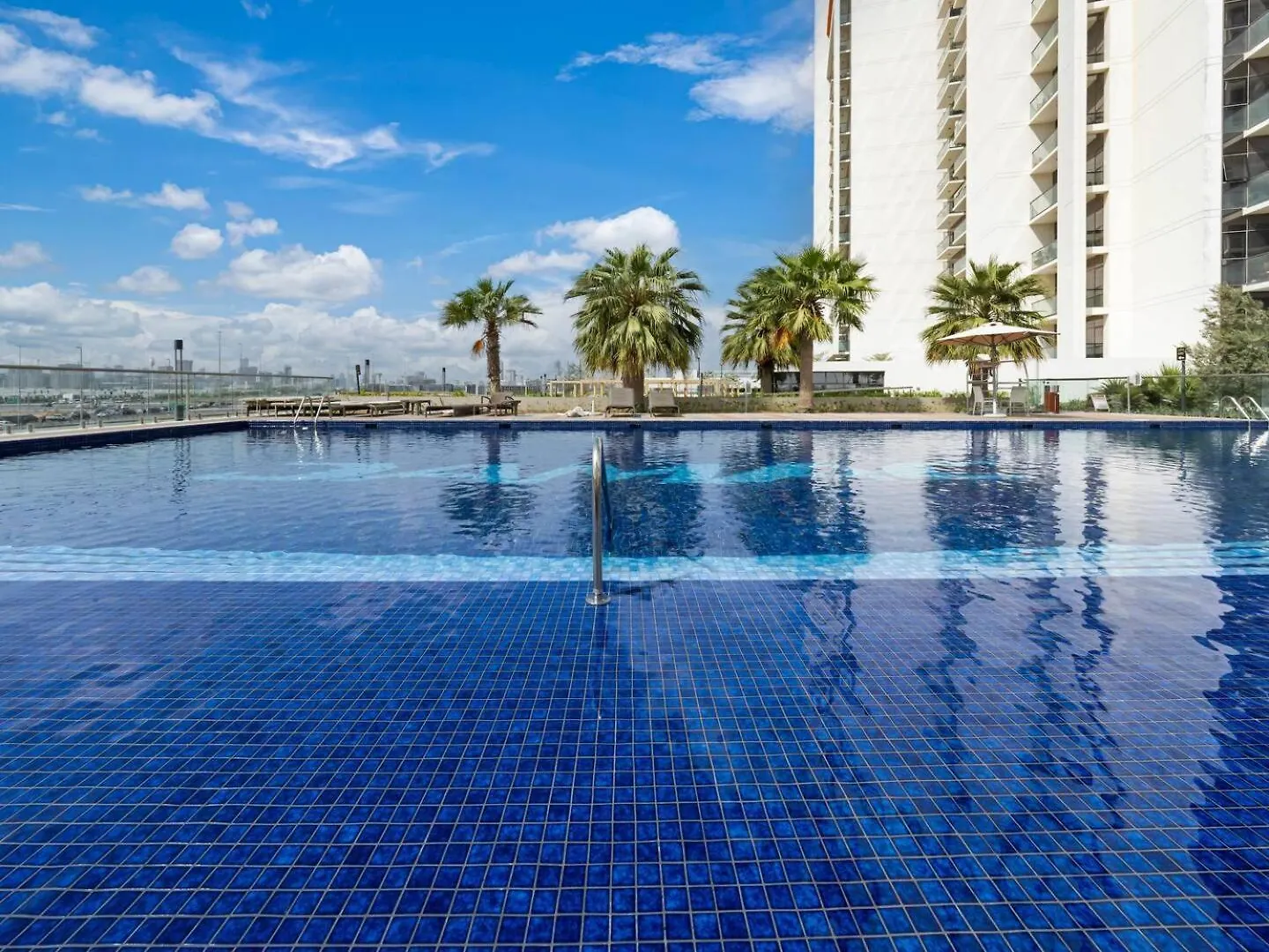 Designer 1Br I Golf View I Comfortably Sleeps 4 Dubai 0*,