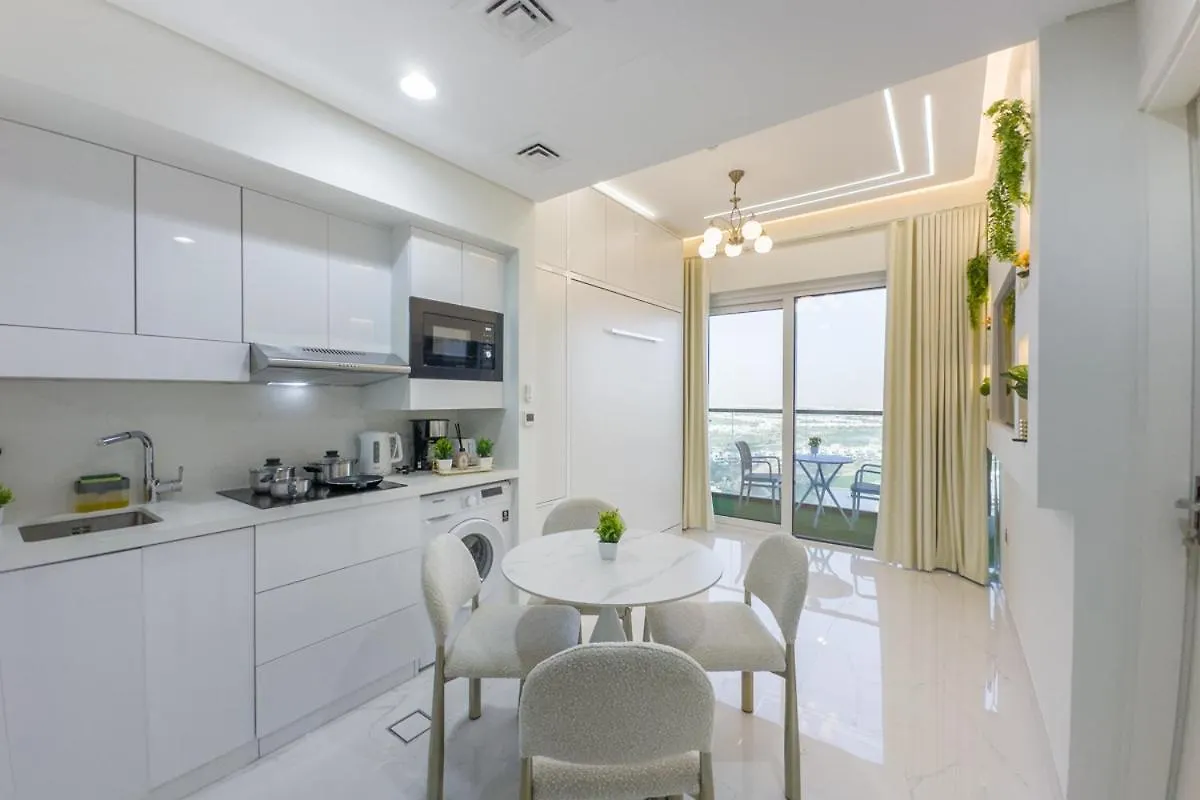 Designer 1Br I Golf View I Comfortably Sleeps 4 Dubai