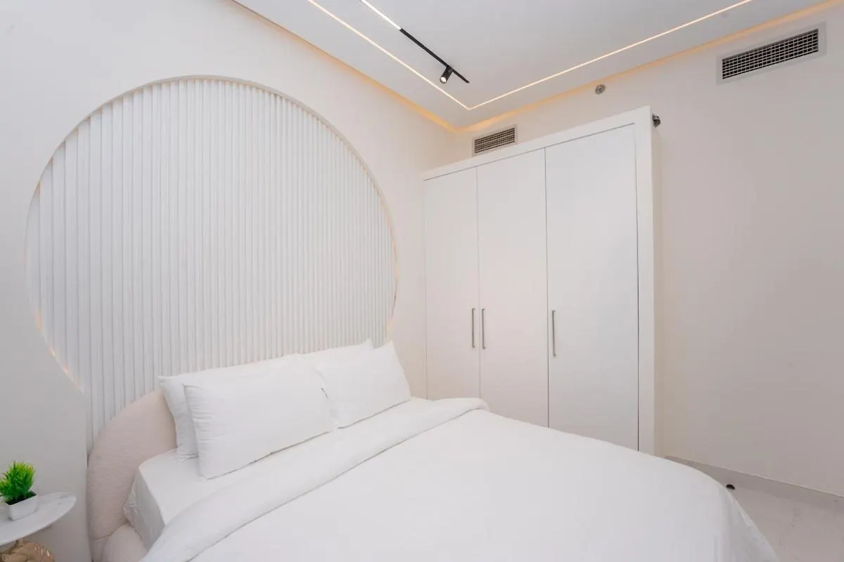 Designer 1Br I Golf View I Comfortably Sleeps 4 Dubai
