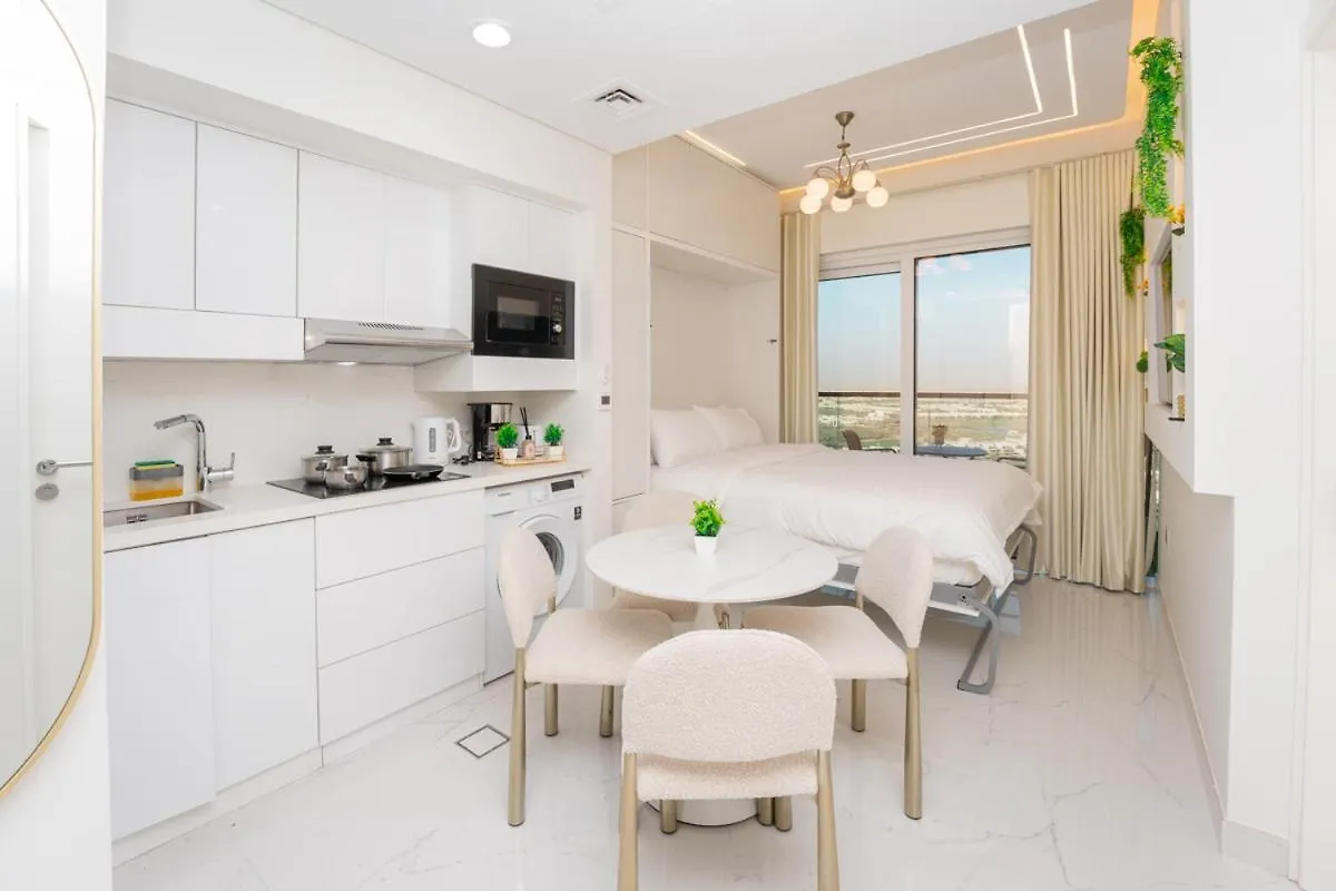 Designer 1Br I Golf View I Comfortably Sleeps 4 Dubai