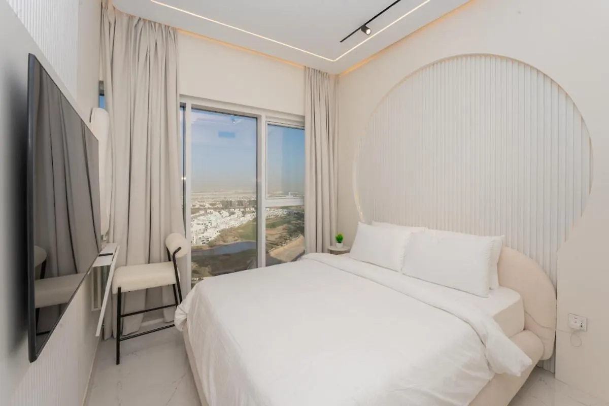 Designer 1Br I Golf View I Comfortably Sleeps 4 Dubai Daire